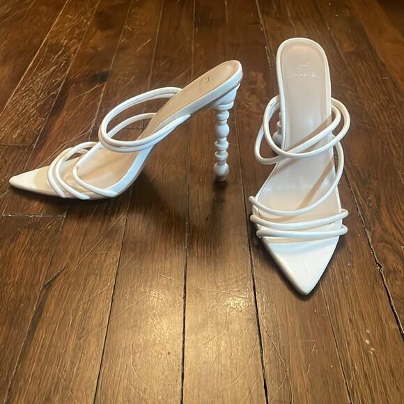 Halston White Strappy Heels Size 8 New - Picture 3 of 7